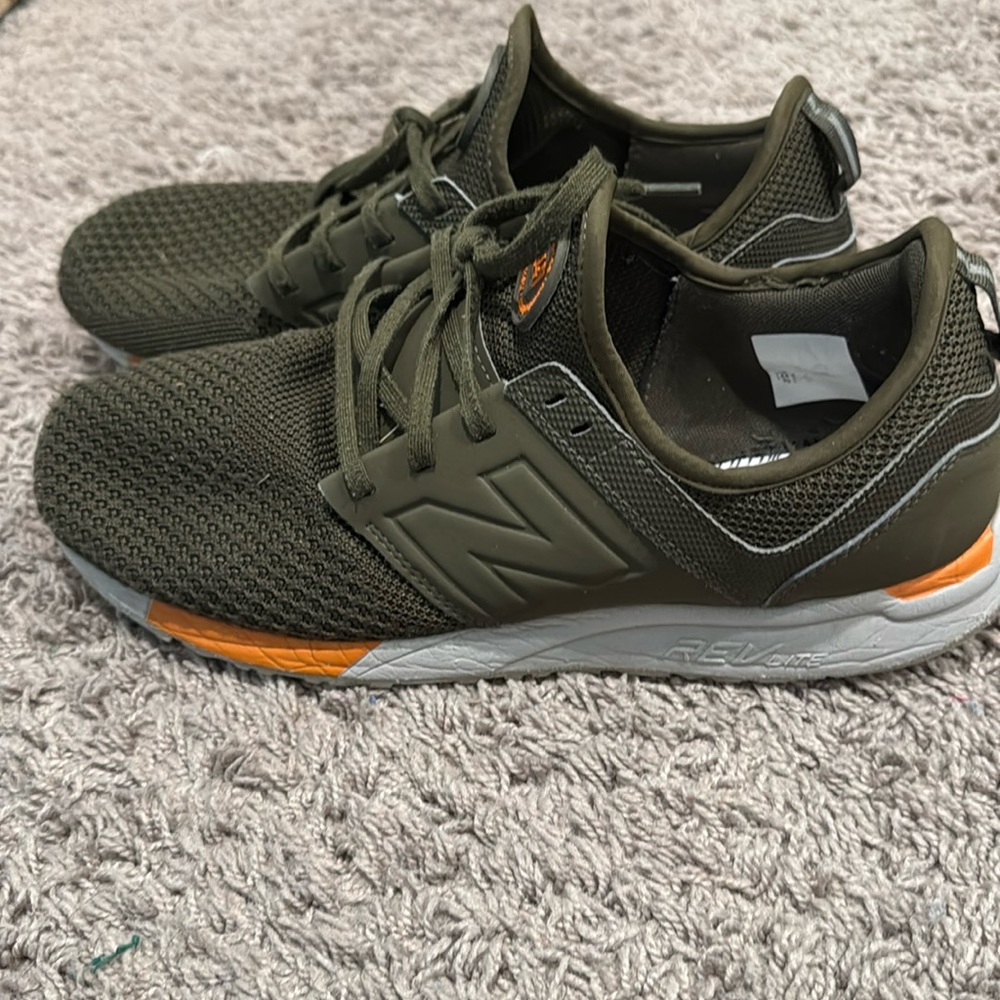 Men’s 247 new balance shoes green and gray